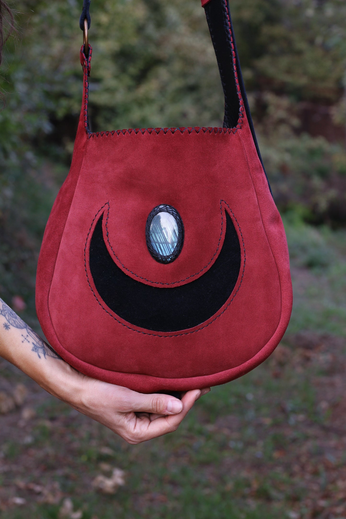 Big moon shoulder bag | Dusty Red