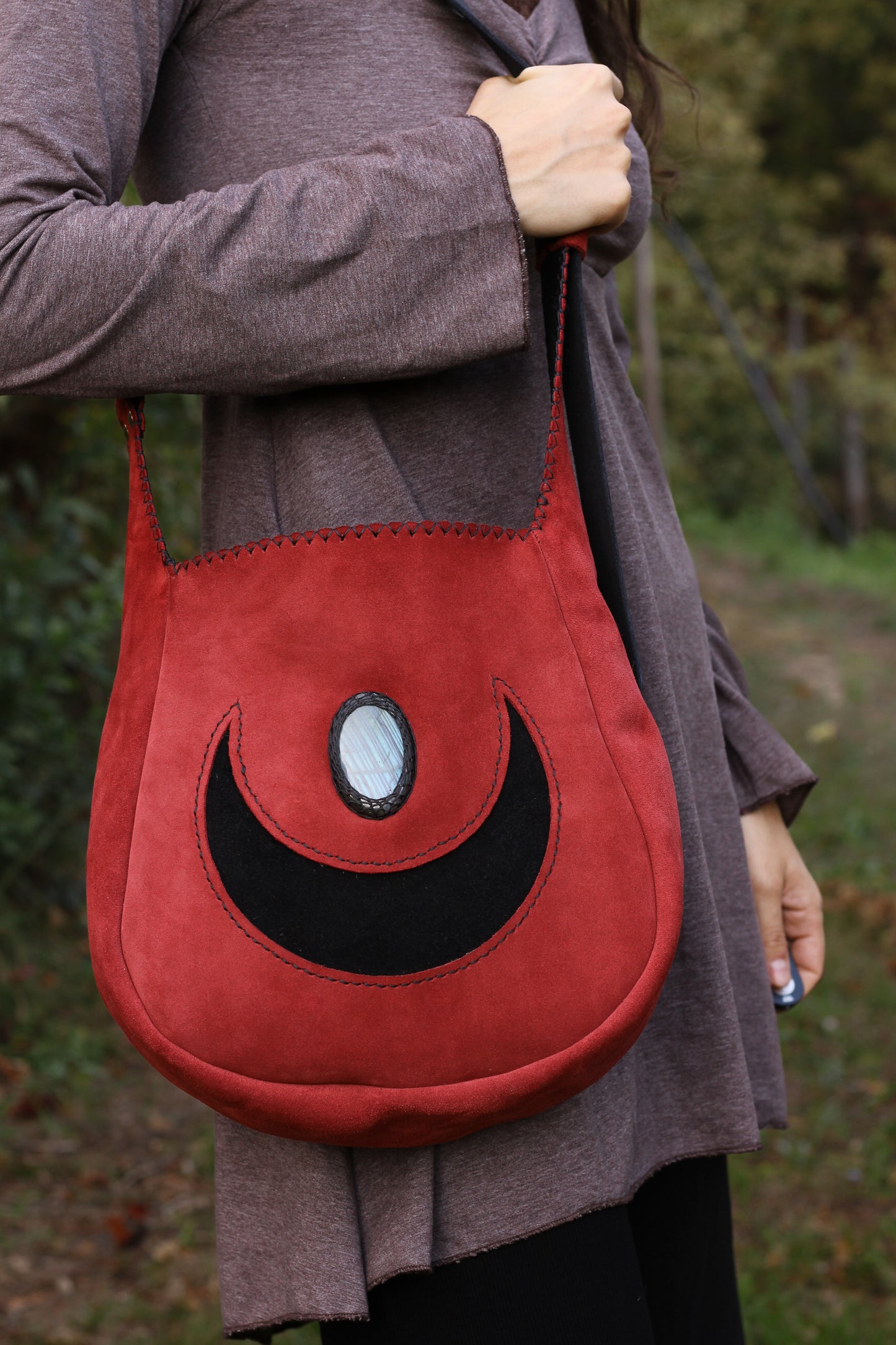 Big moon shoulder bag | Dusty Red