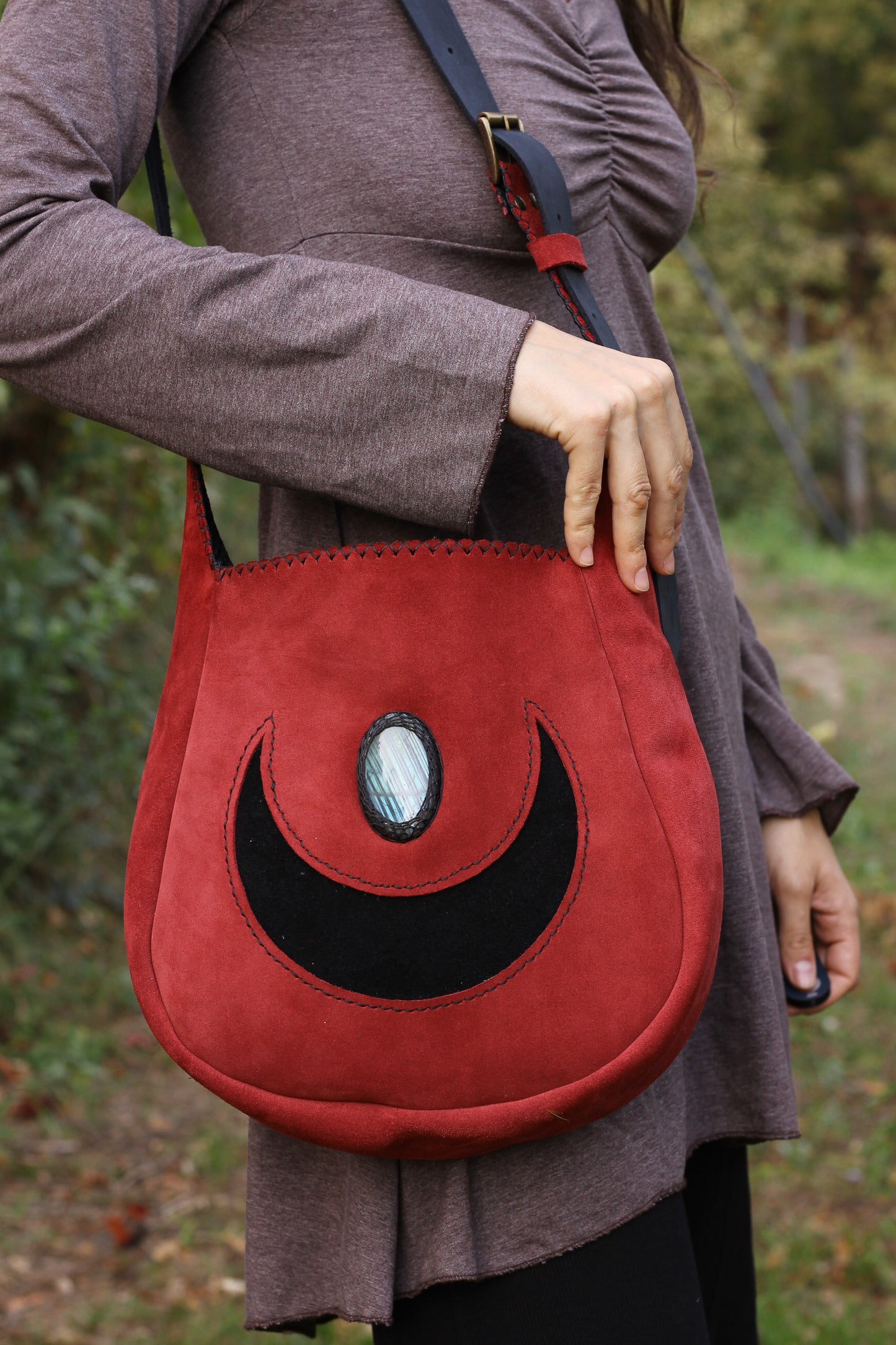 Big moon shoulder bag | Dusty Red