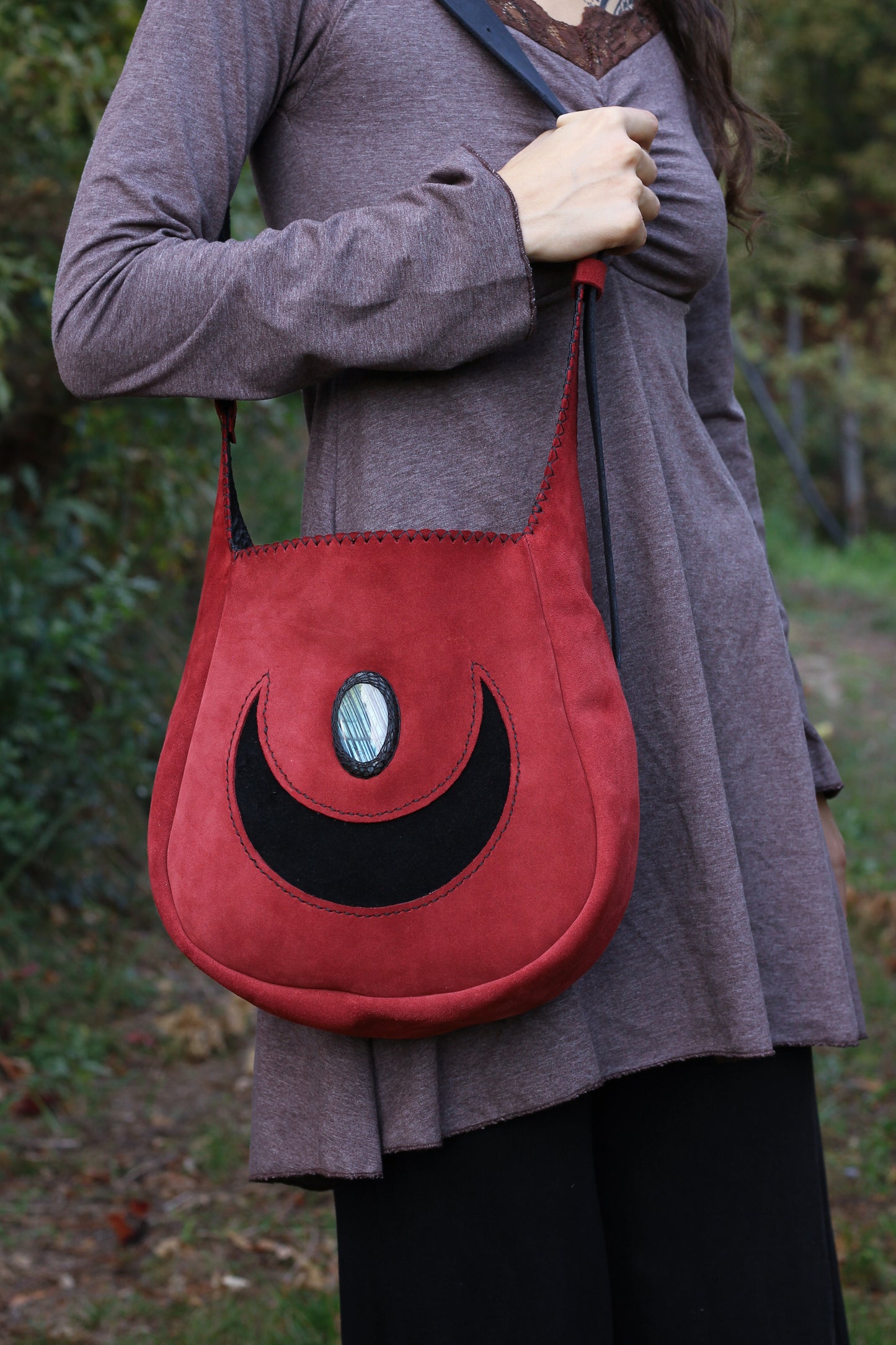 Big moon shoulder bag | Dusty Red