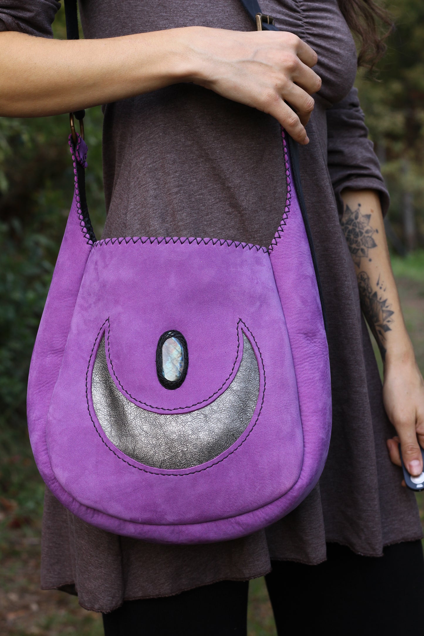 Big moon shoulder bag | Purple