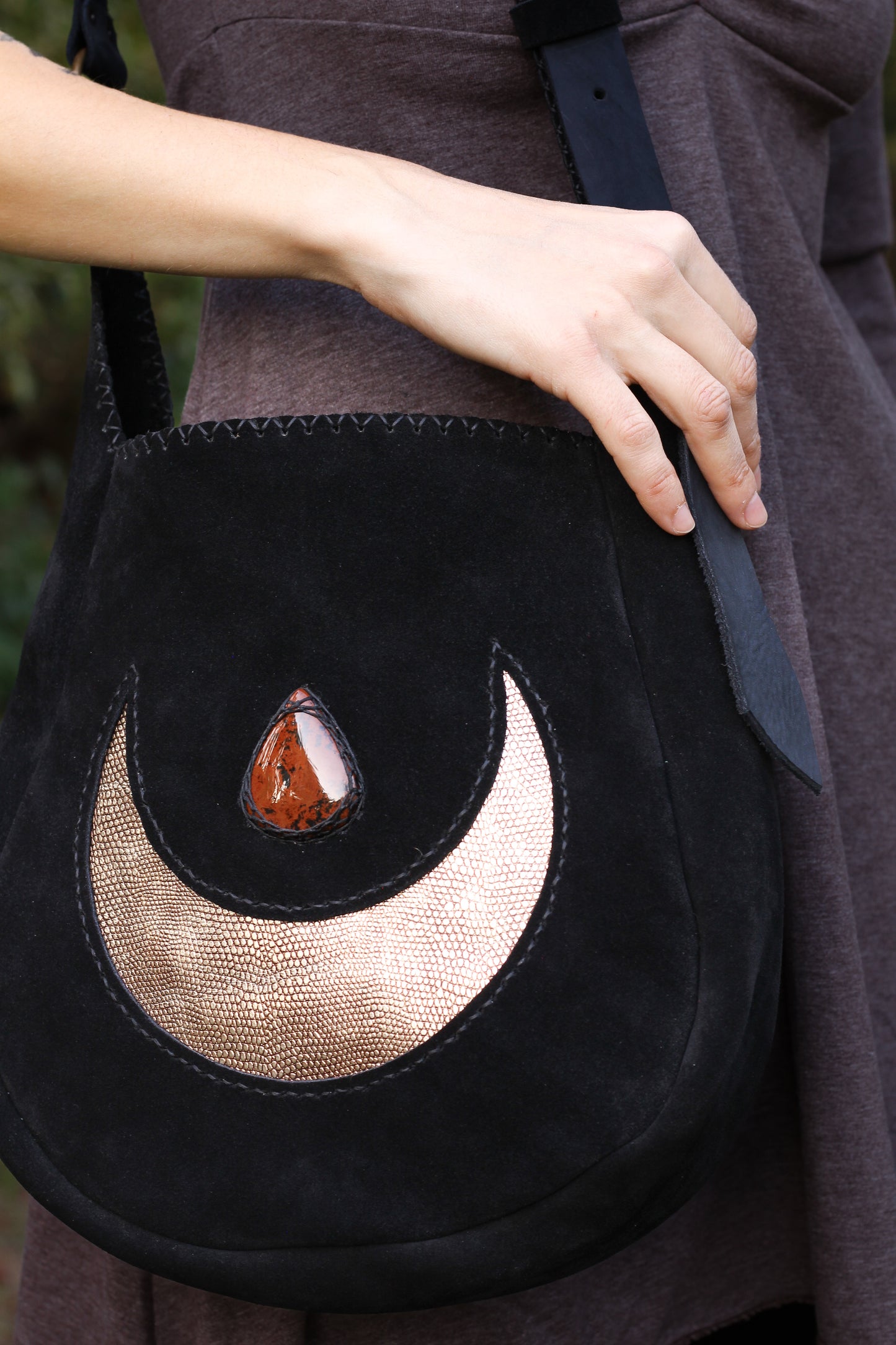 Big moon shoulder bag | Black