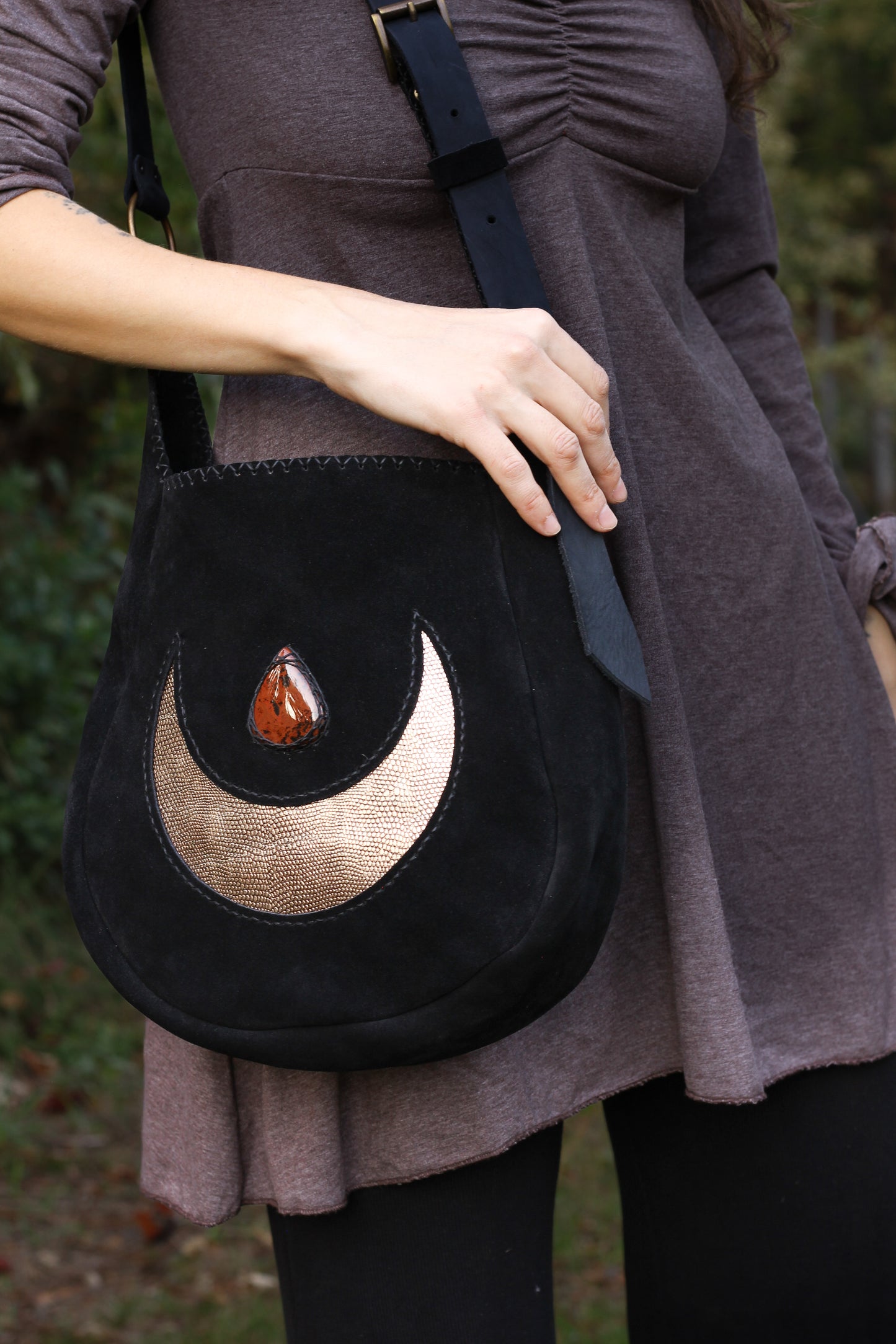 Big moon shoulder bag | Black
