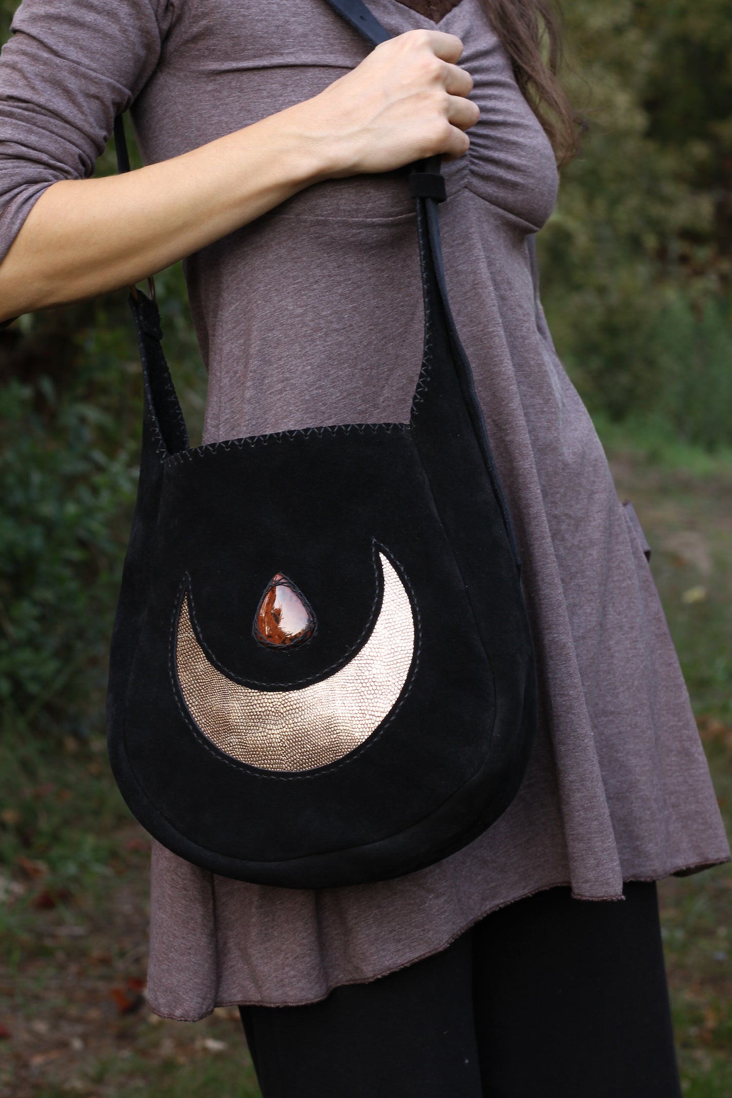 Big moon shoulder bag | Black