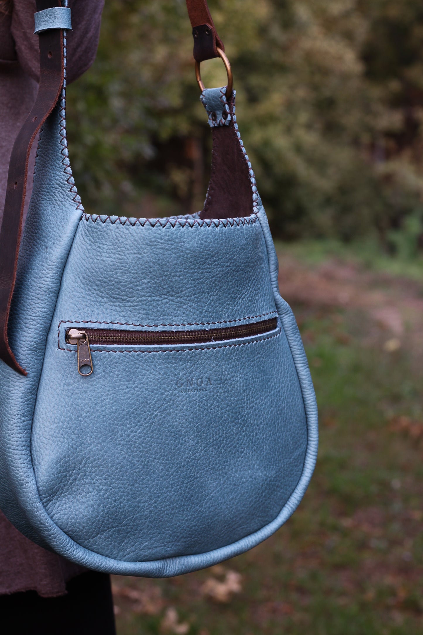 Big moon shoulder bag | Blue