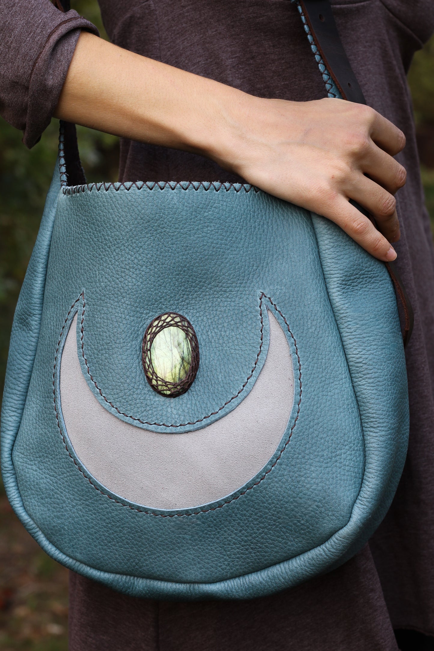 Big moon shoulder bag | Blue