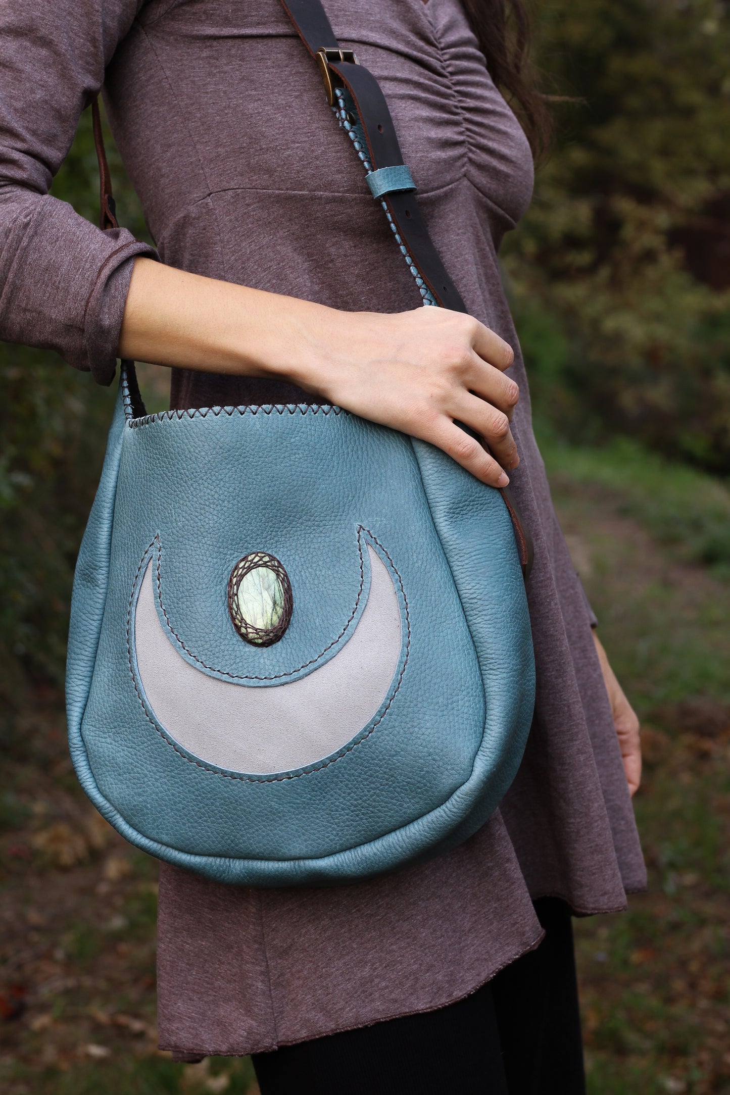 Big moon shoulder bag | Blue