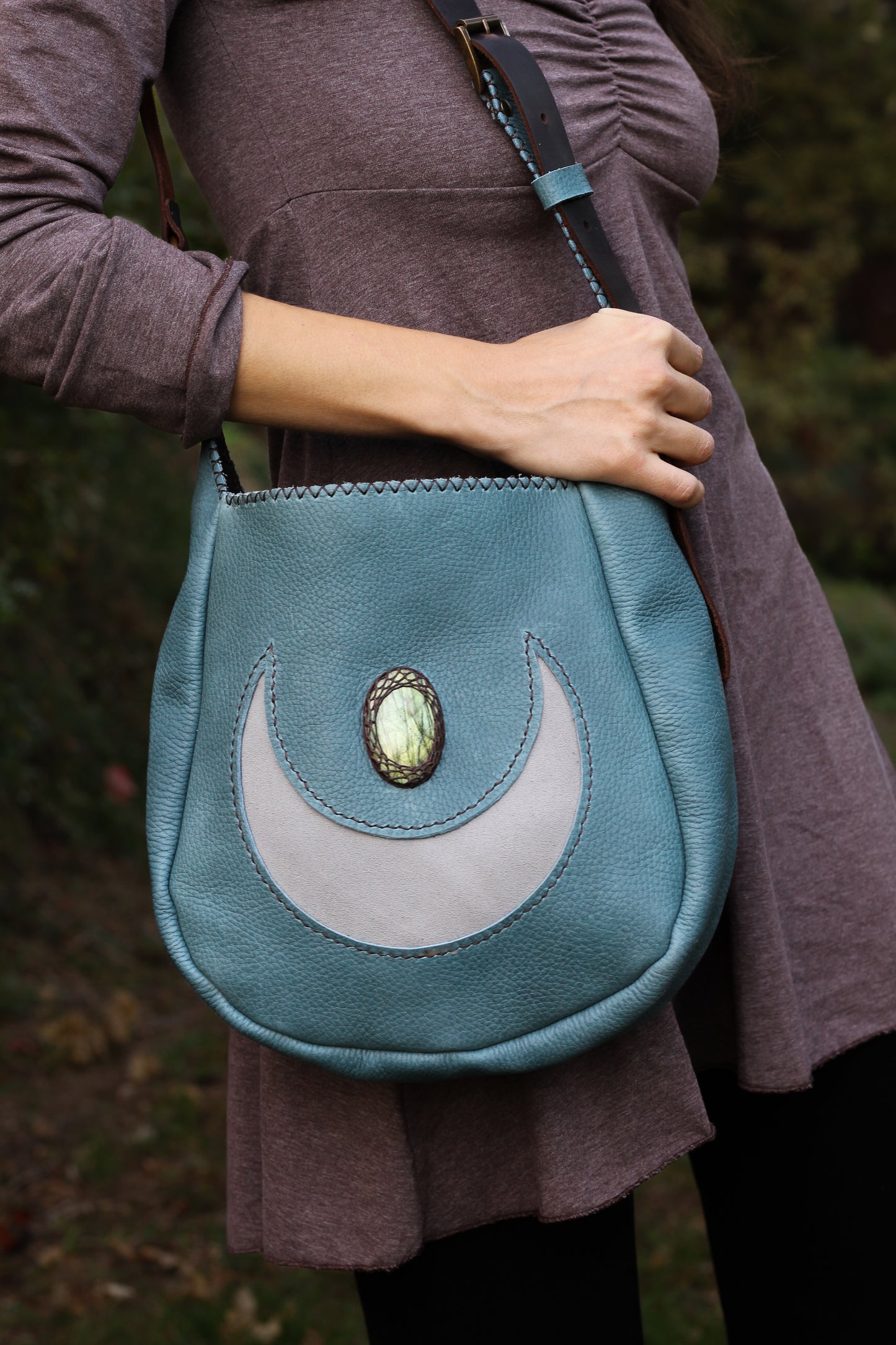 Big moon shoulder bag | Blue