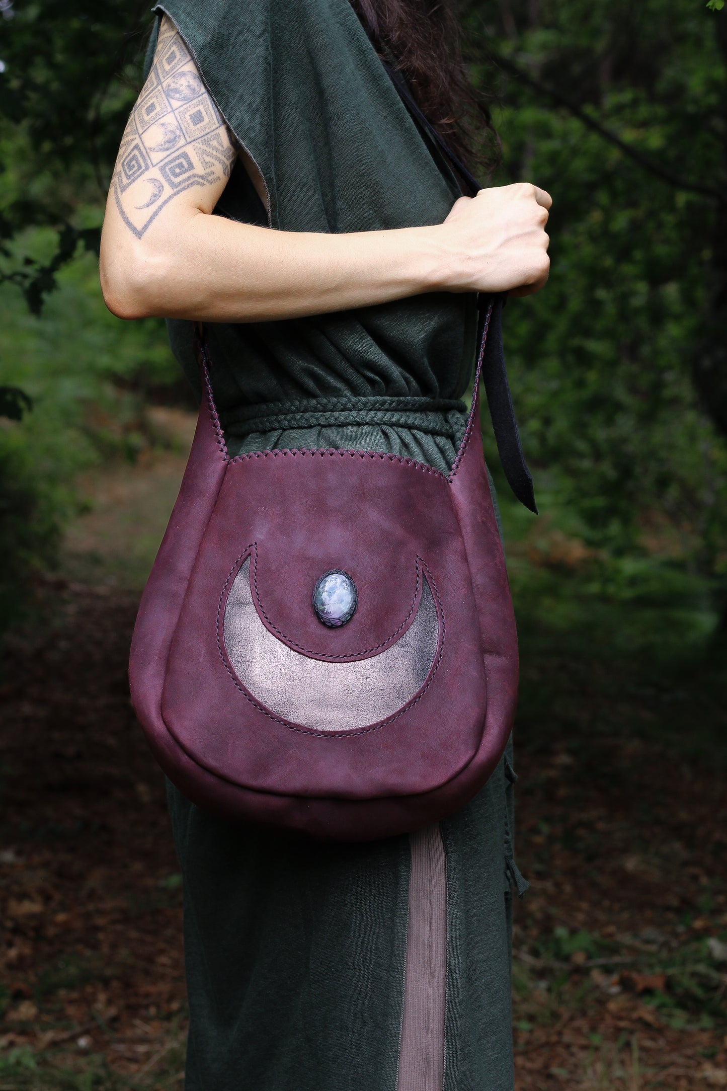 Big moon shoulder bag | Purple