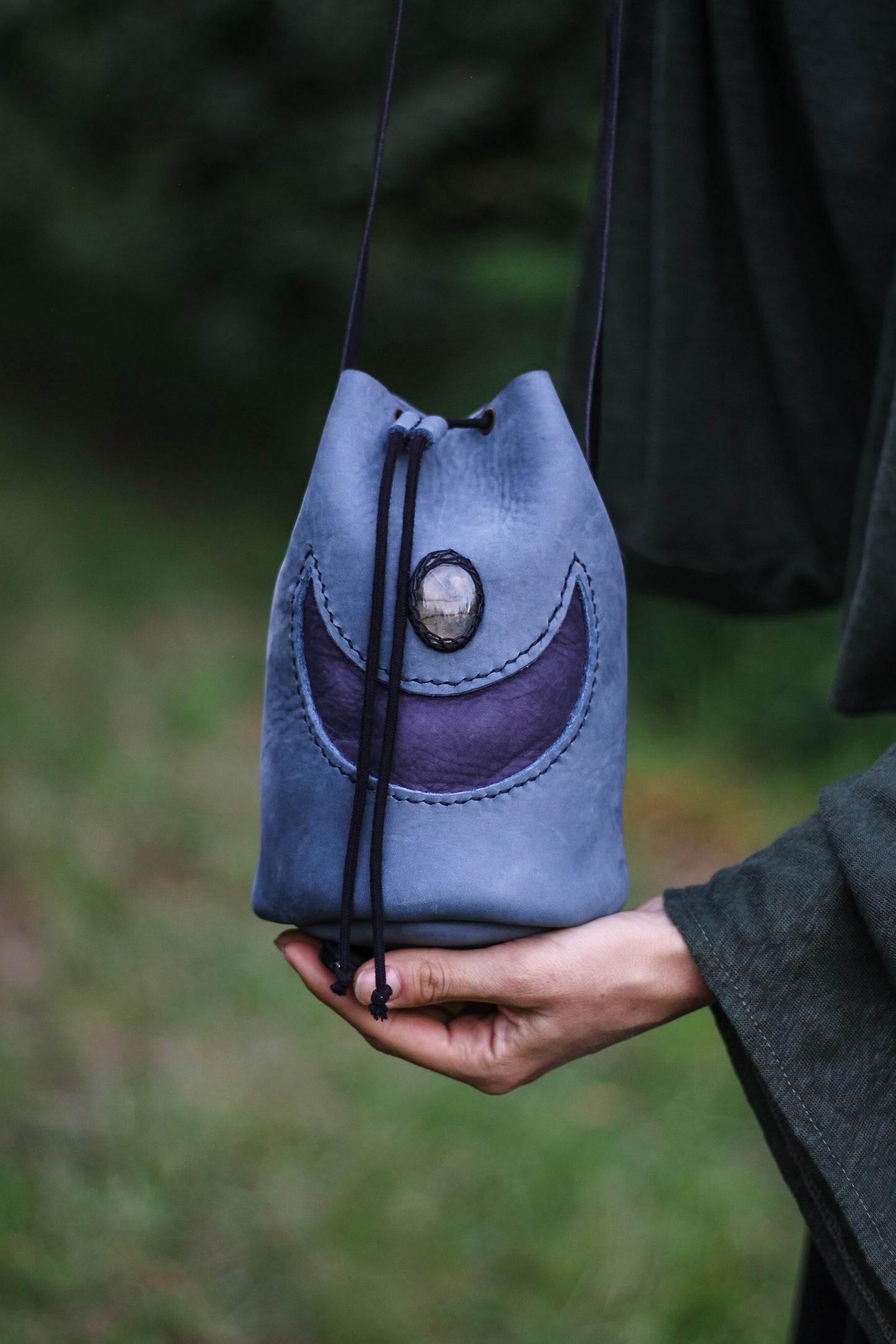 Moon shoulder bag | Blue