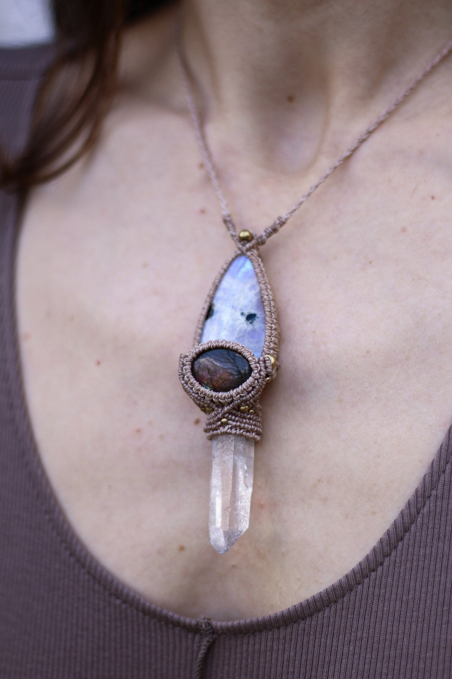 Macrame pendant | Labradorite, Moonstone & Quartz