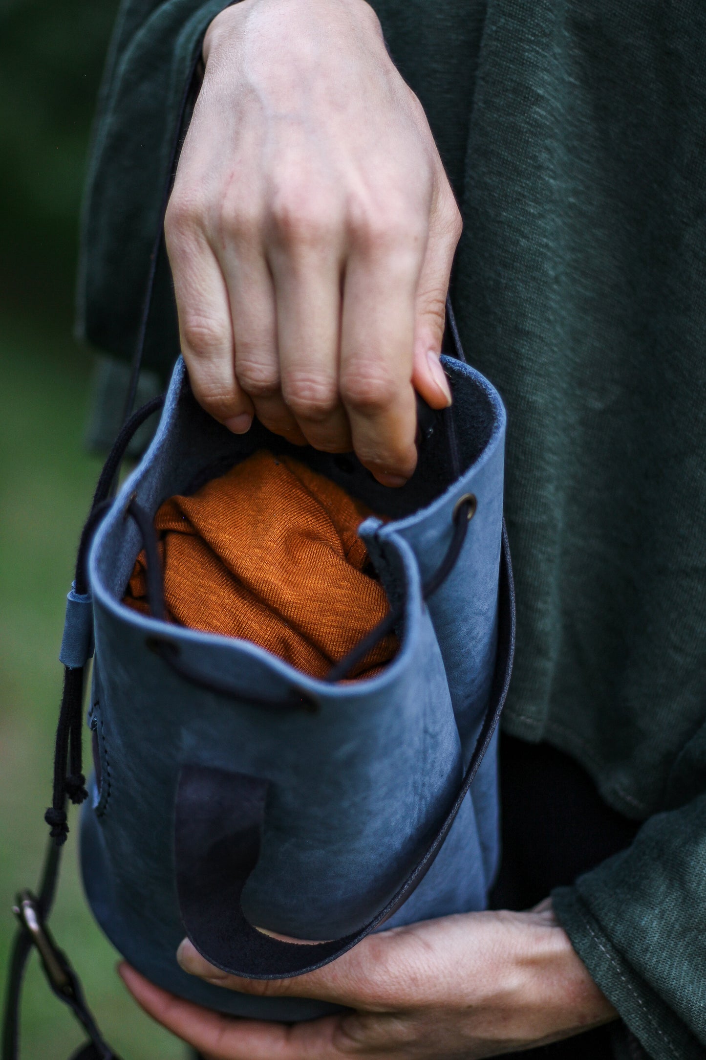 Moon shoulder bag | Blue