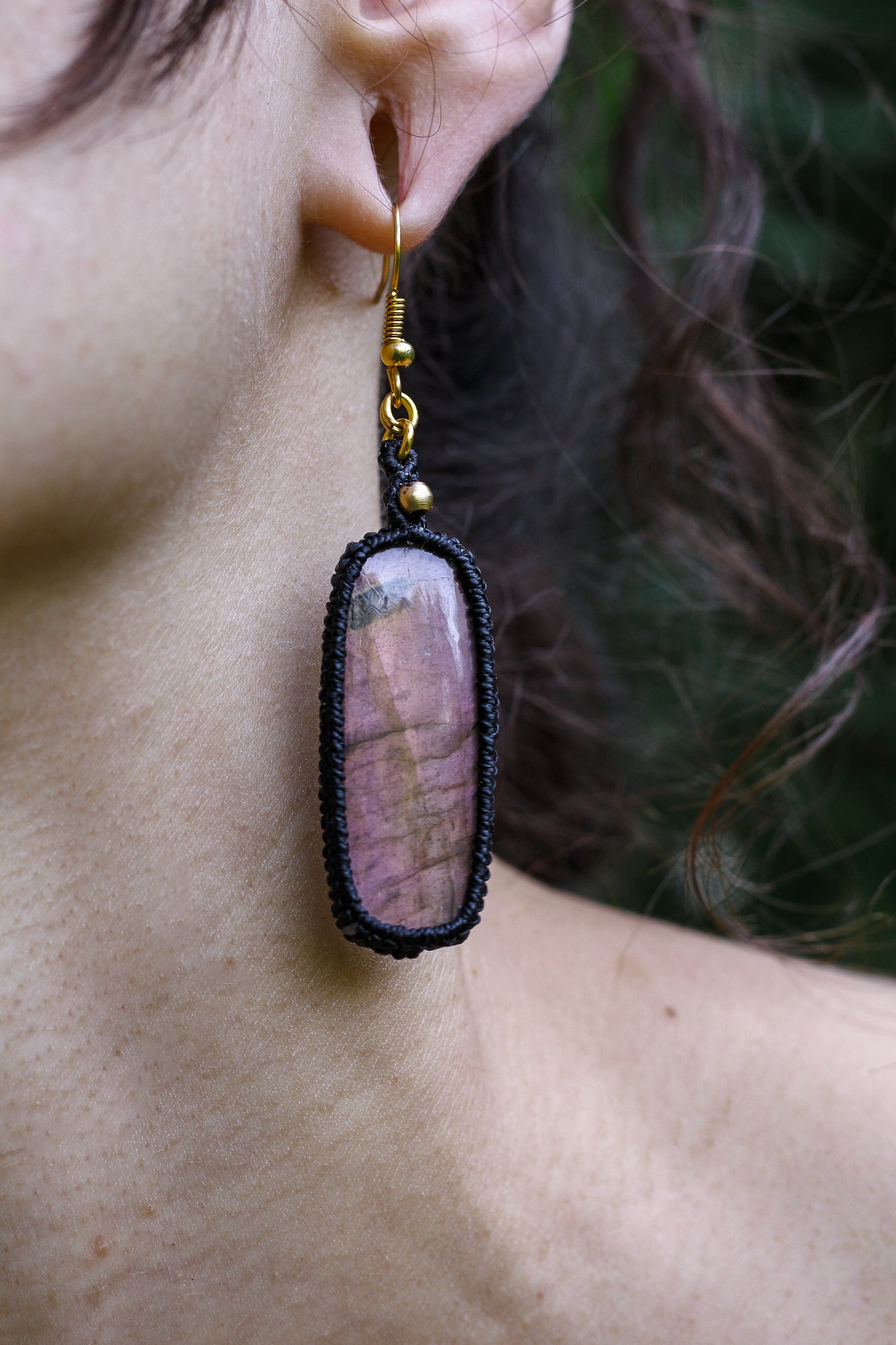 Micro macrame earrings | Labradorite