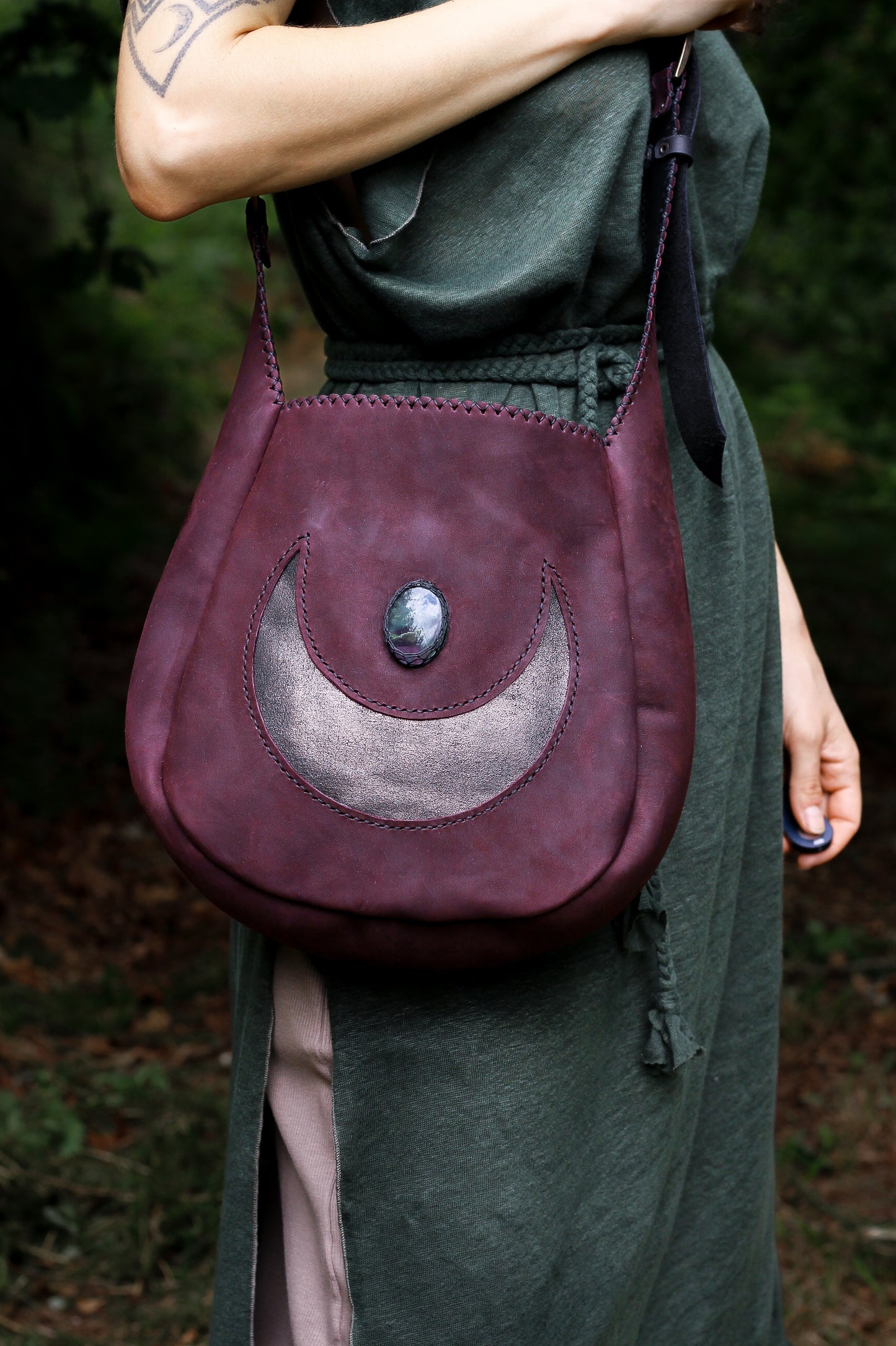 Big moon shoulder bag | Purple