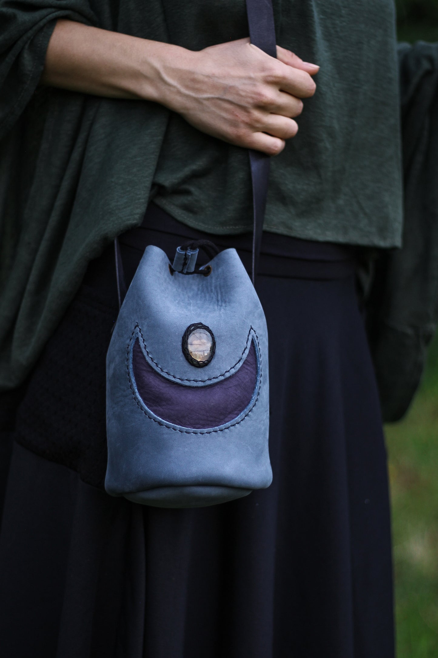 Moon shoulder bag | Blue