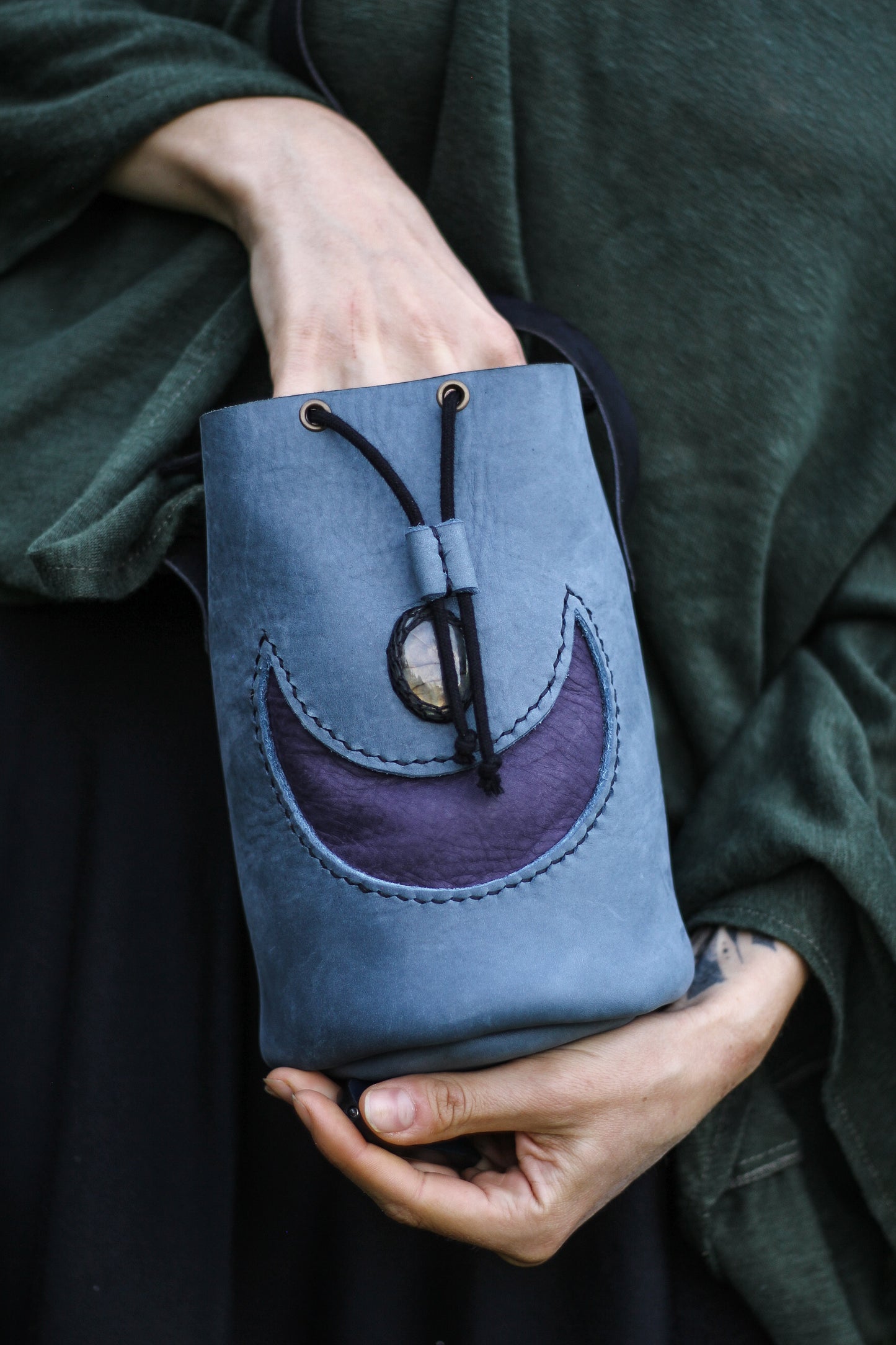 Moon shoulder bag | Blue