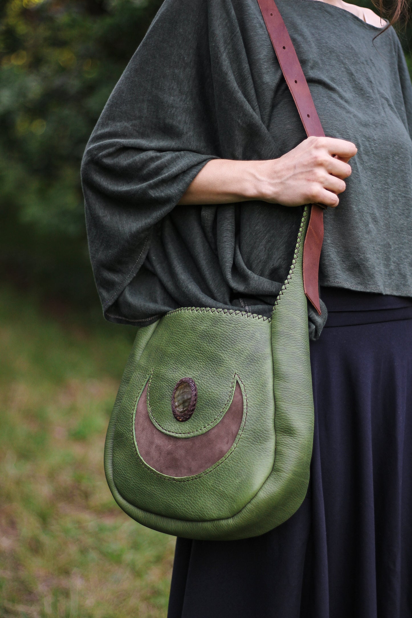 Big moon shoulder bag | Green