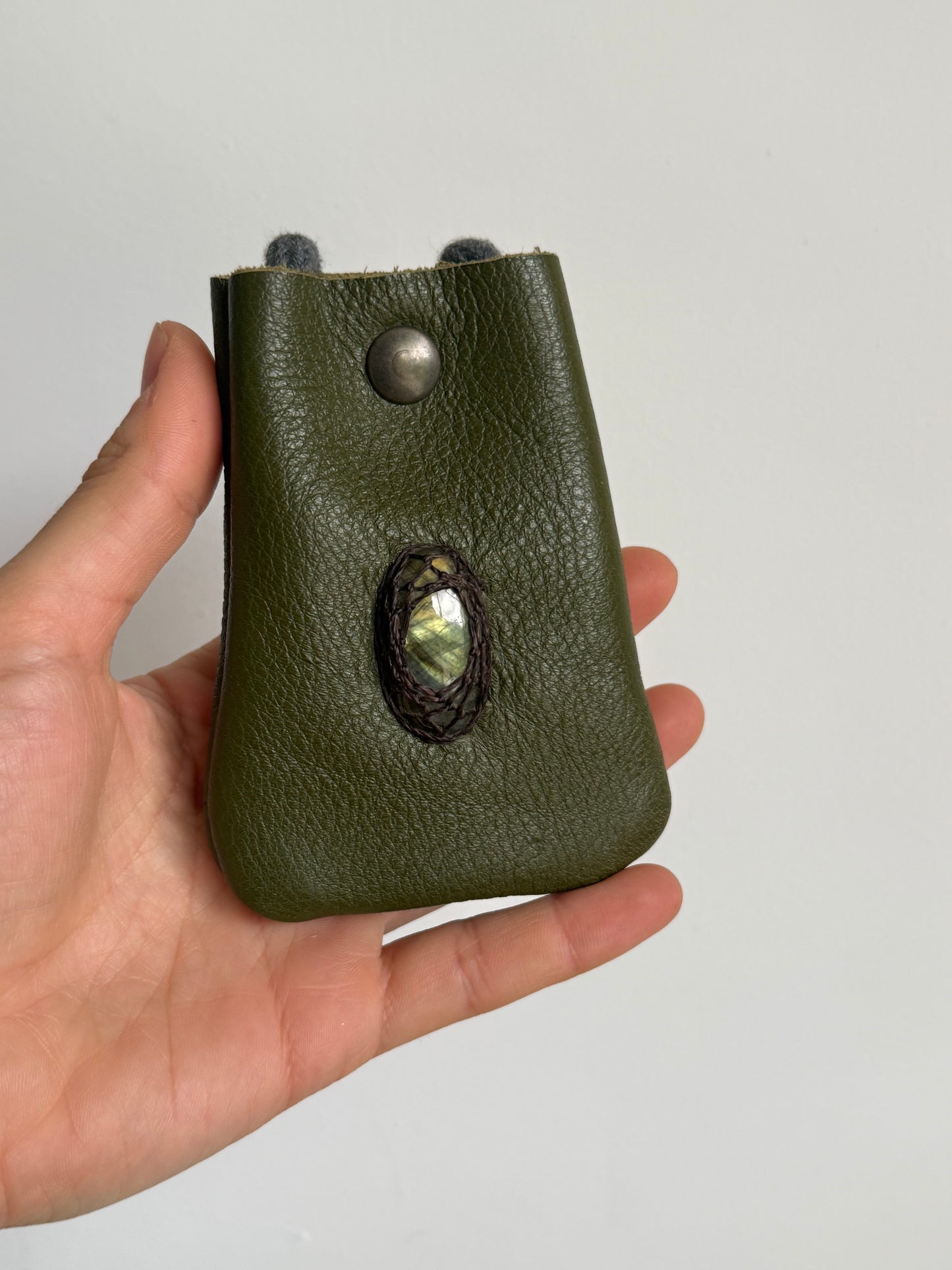 Small Treasure Pocket 4 | Labradorite