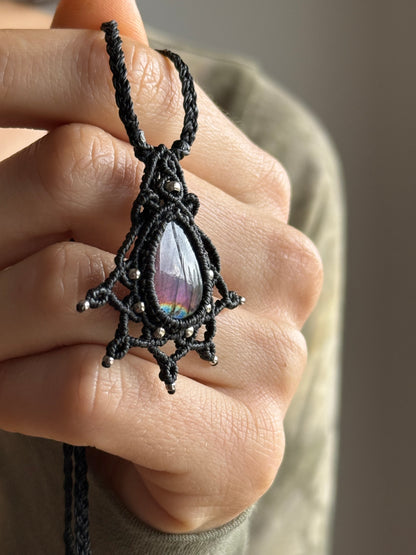 Macrame pendant | Purple Labradorite