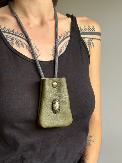 Small Treasure Pocket 4 | Labradorite