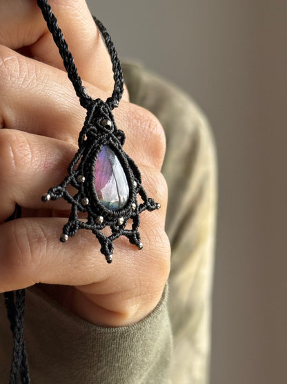 Macrame pendant | Purple Labradorite