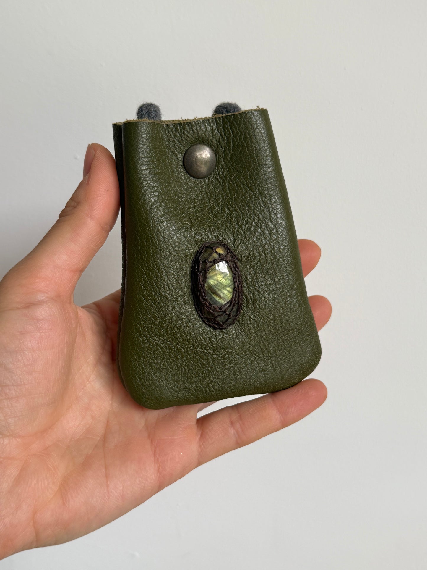 Small Treasure Pocket 4 | Labradorite
