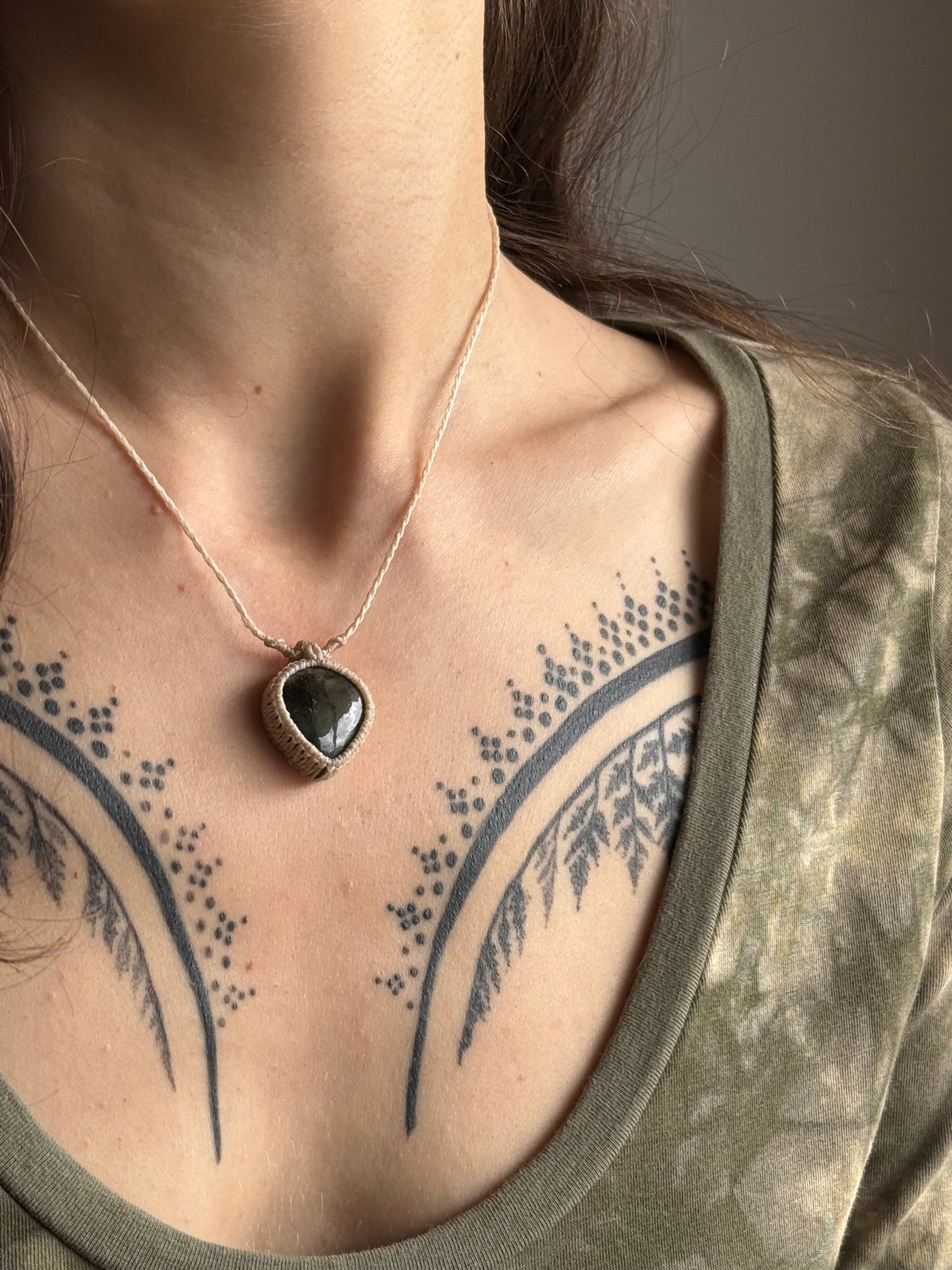 Macrame pendant | Labradorite