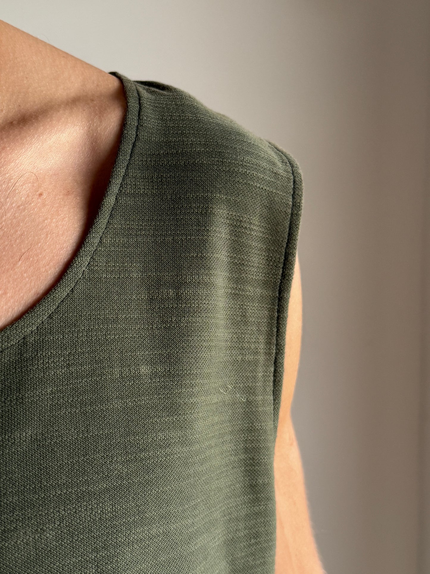 Men Sleeveless Shirt | Green |
