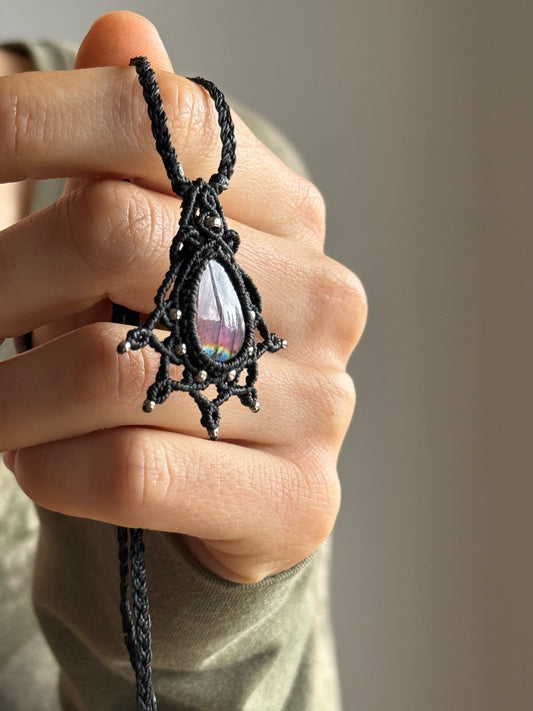 Macrame pendant | Purple Labradorite