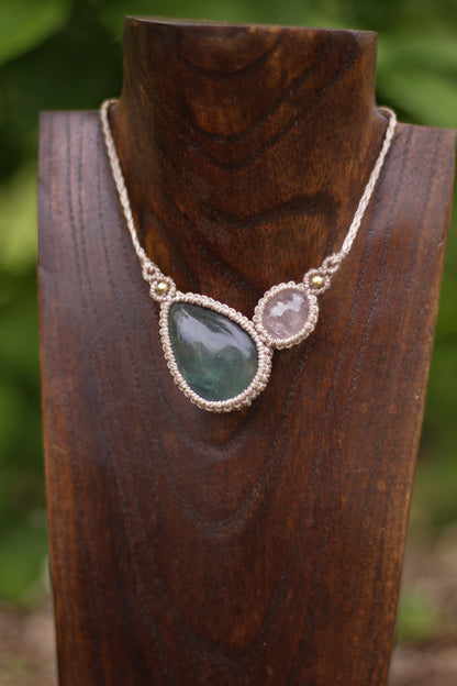 Assymetric necklace with fluorite and rose quartz