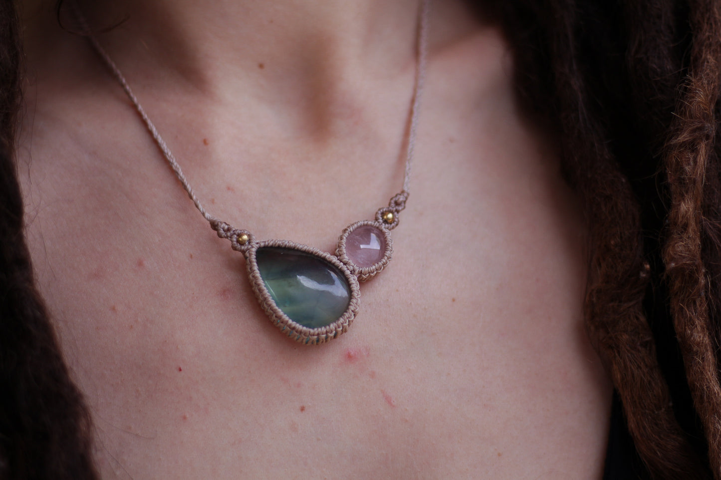 Assymetric necklace with fluorite and rose quartz