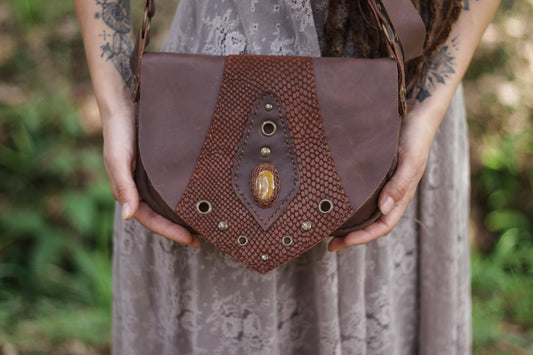 Tiger eye shoulder bag