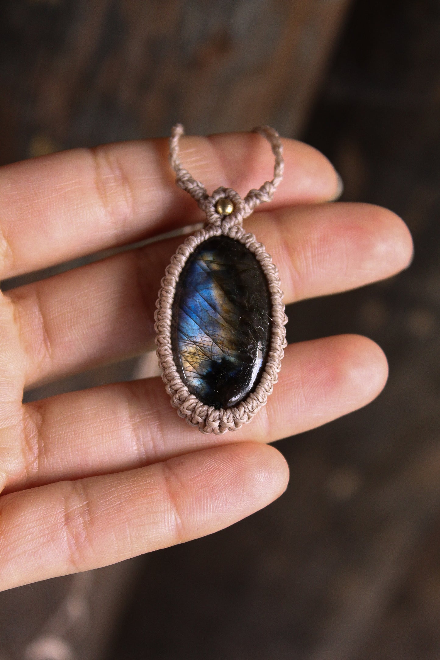 Beige Labradorite pendant