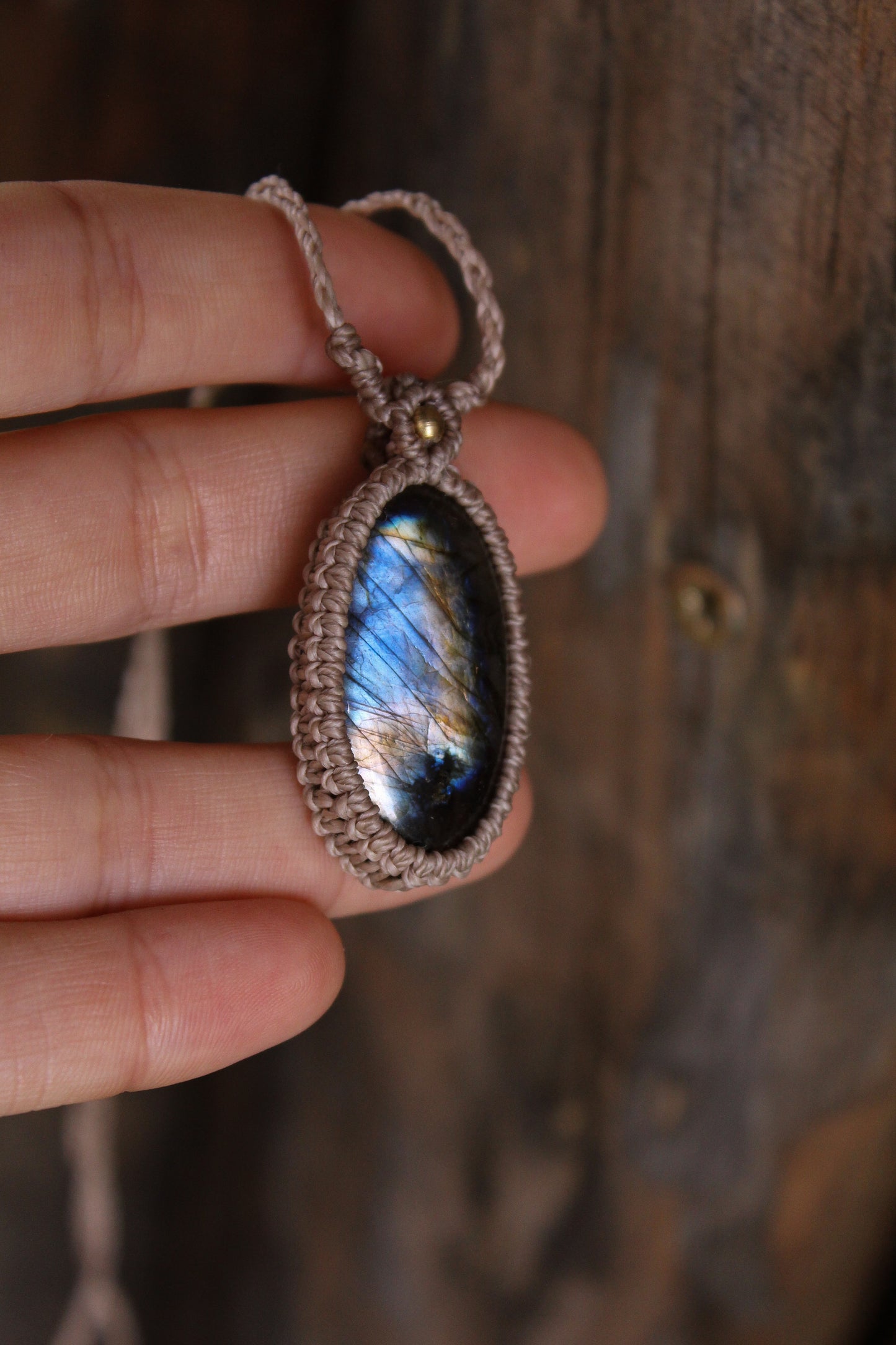 Beige Labradorite pendant