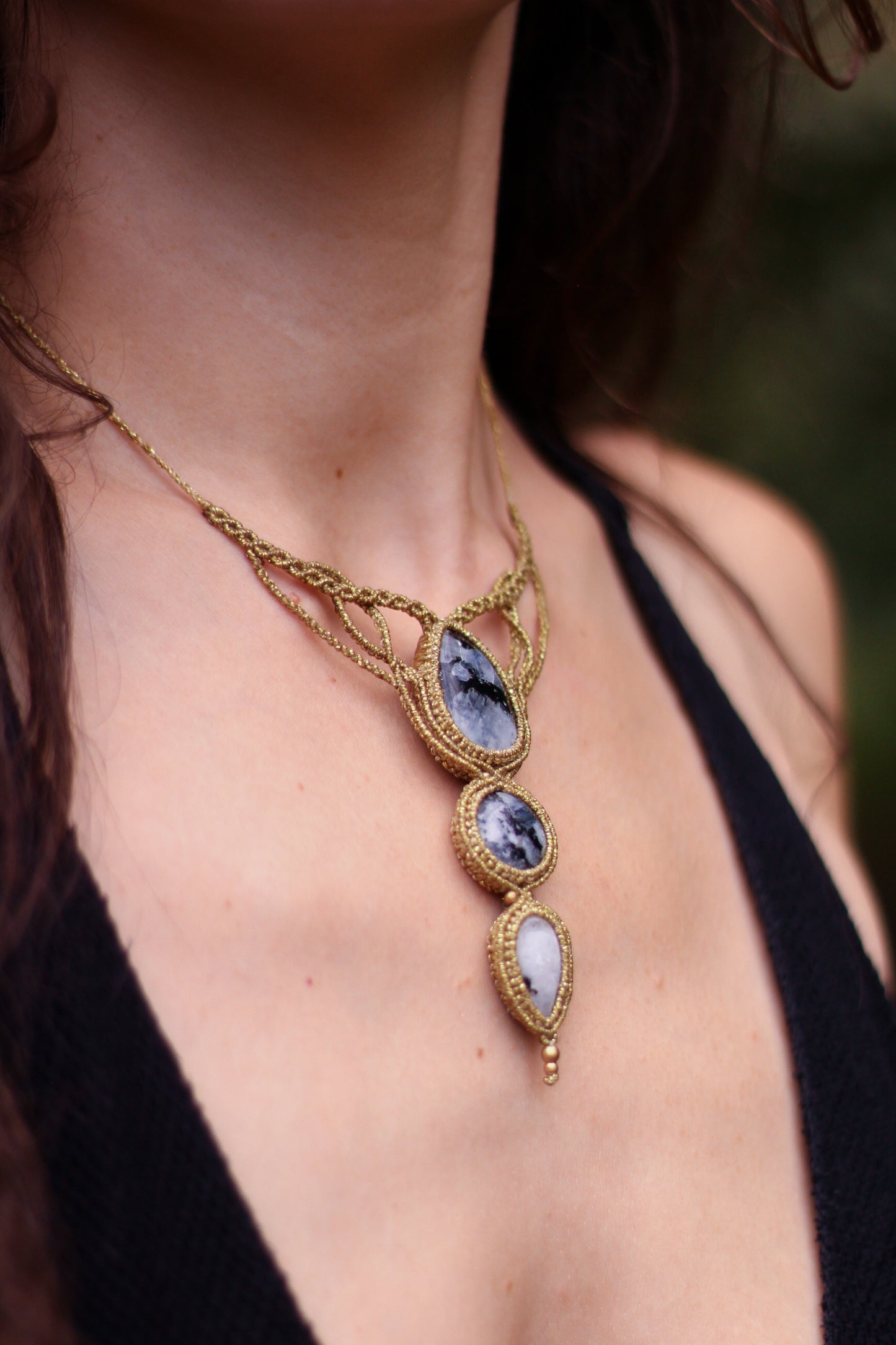 Gold necklace | moonstone w/turmaline