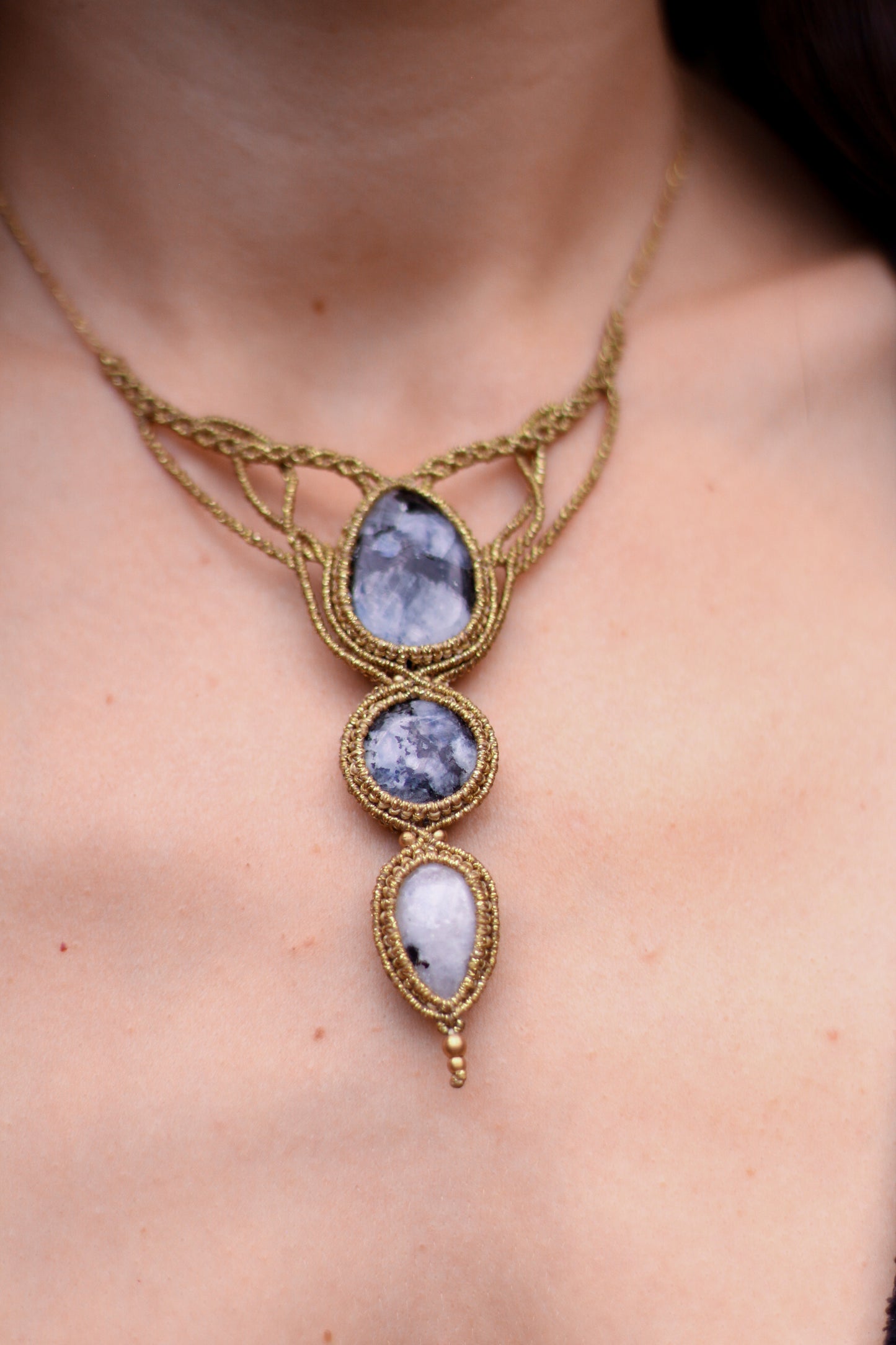 Gold necklace | moonstone w/turmaline