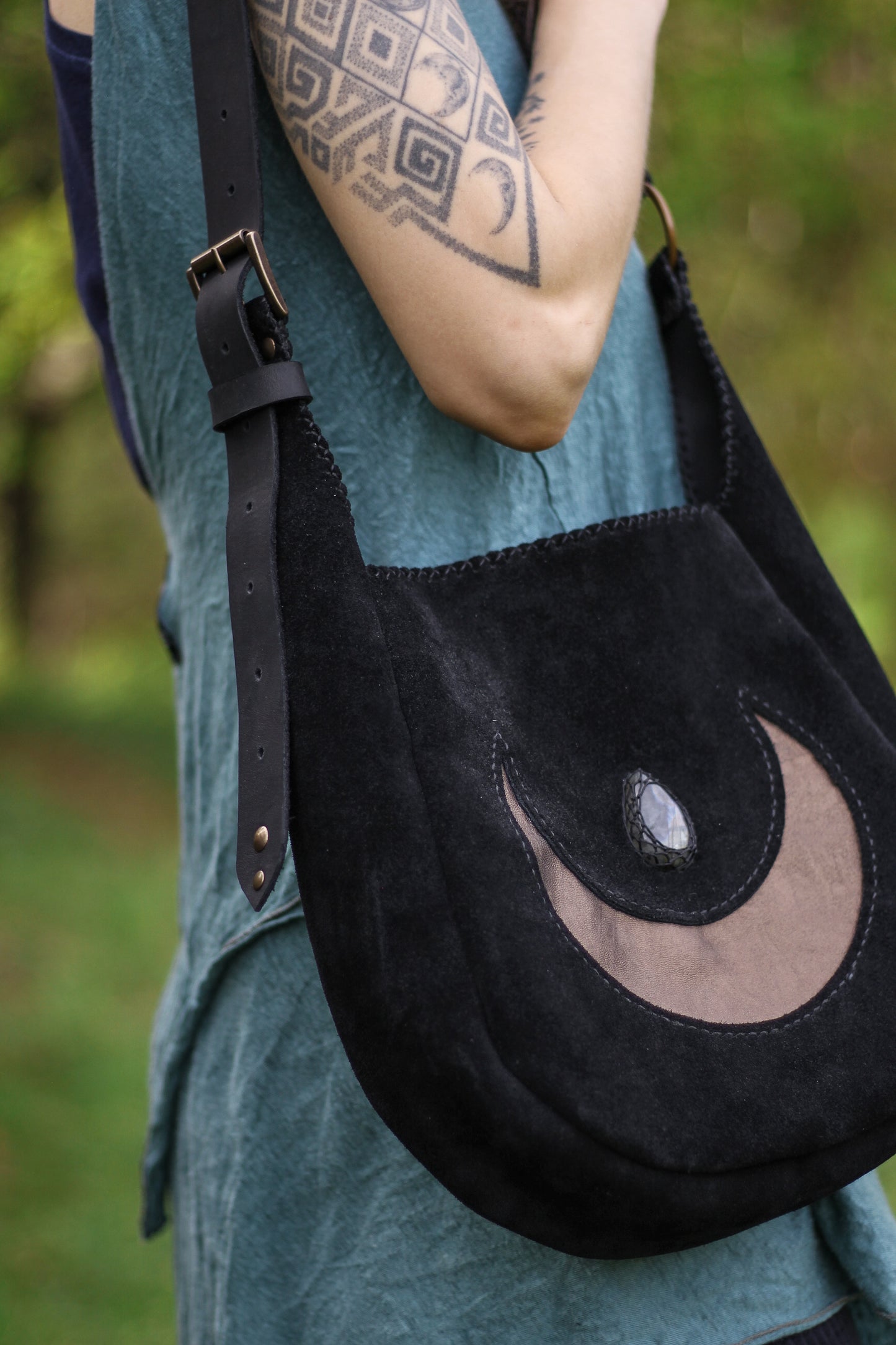 Moon shoulder bag | Labradorite