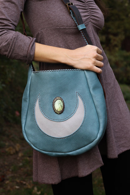 Big moon shoulder bag | Blue