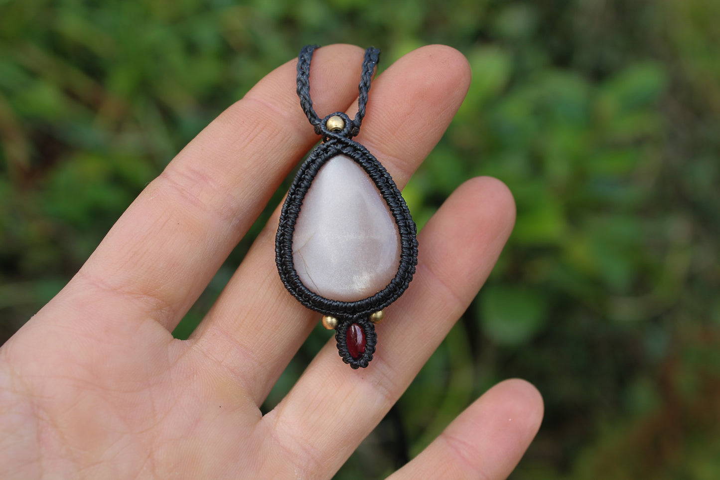Micro macrame pendant | Peach Moonstone & Garnet