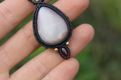 Micro macrame pendant | Peach Moonstone & Garnet