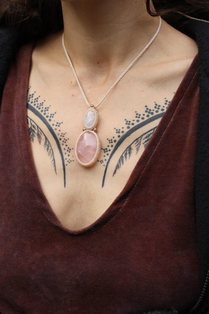 Micro macrame pendant |Moonstone & Rose Quartz