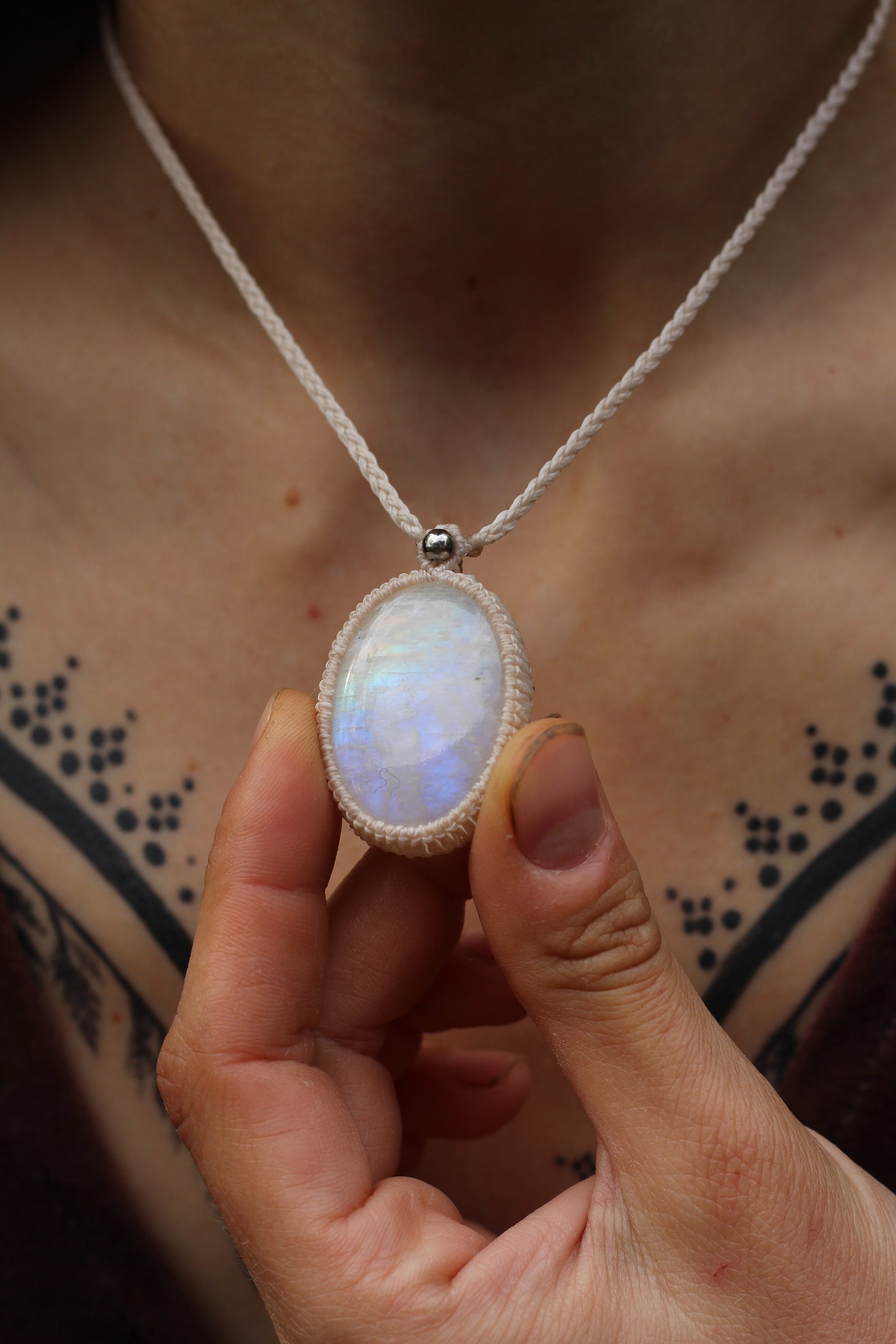 Micro macrame pendant | Moonstone