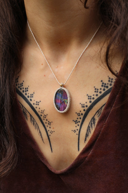 Micro macrame pendant | Cosmic Labradorite