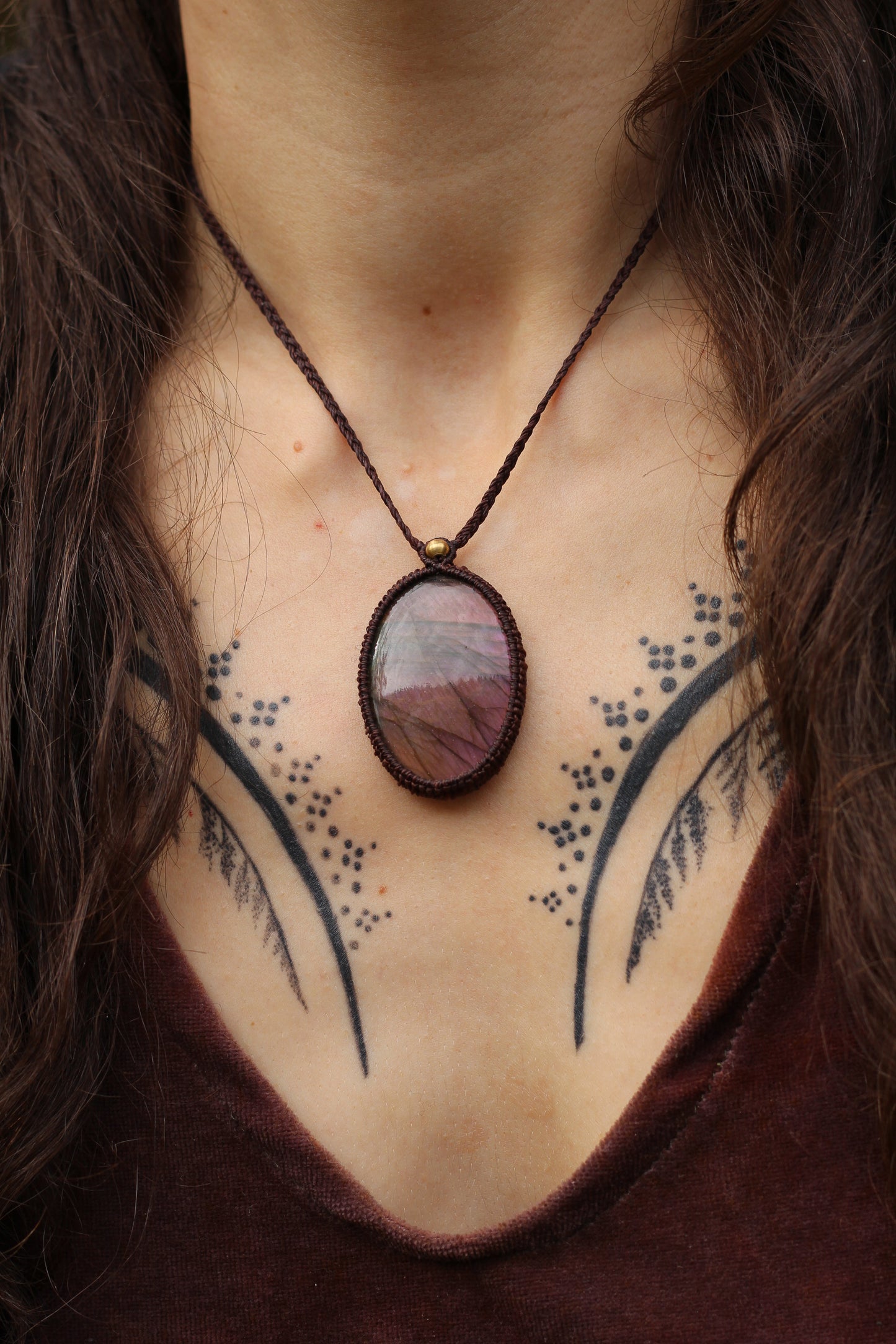 Micro macrame pendant | Pink Labradorite