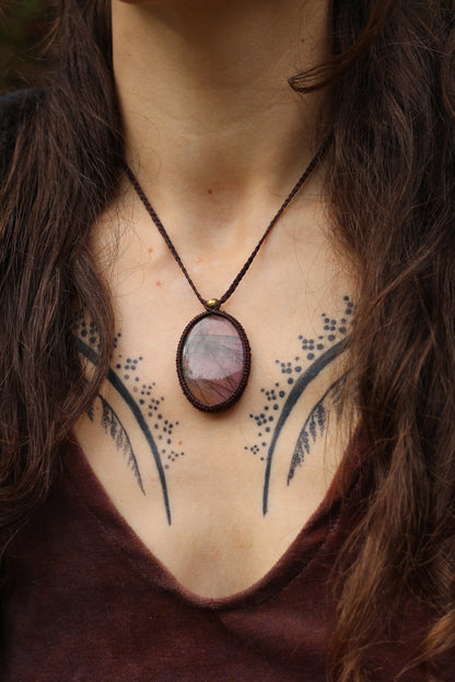 Micro macrame pendant | Pink Labradorite