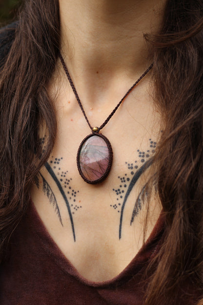 Micro macrame pendant | Pink Labradorite