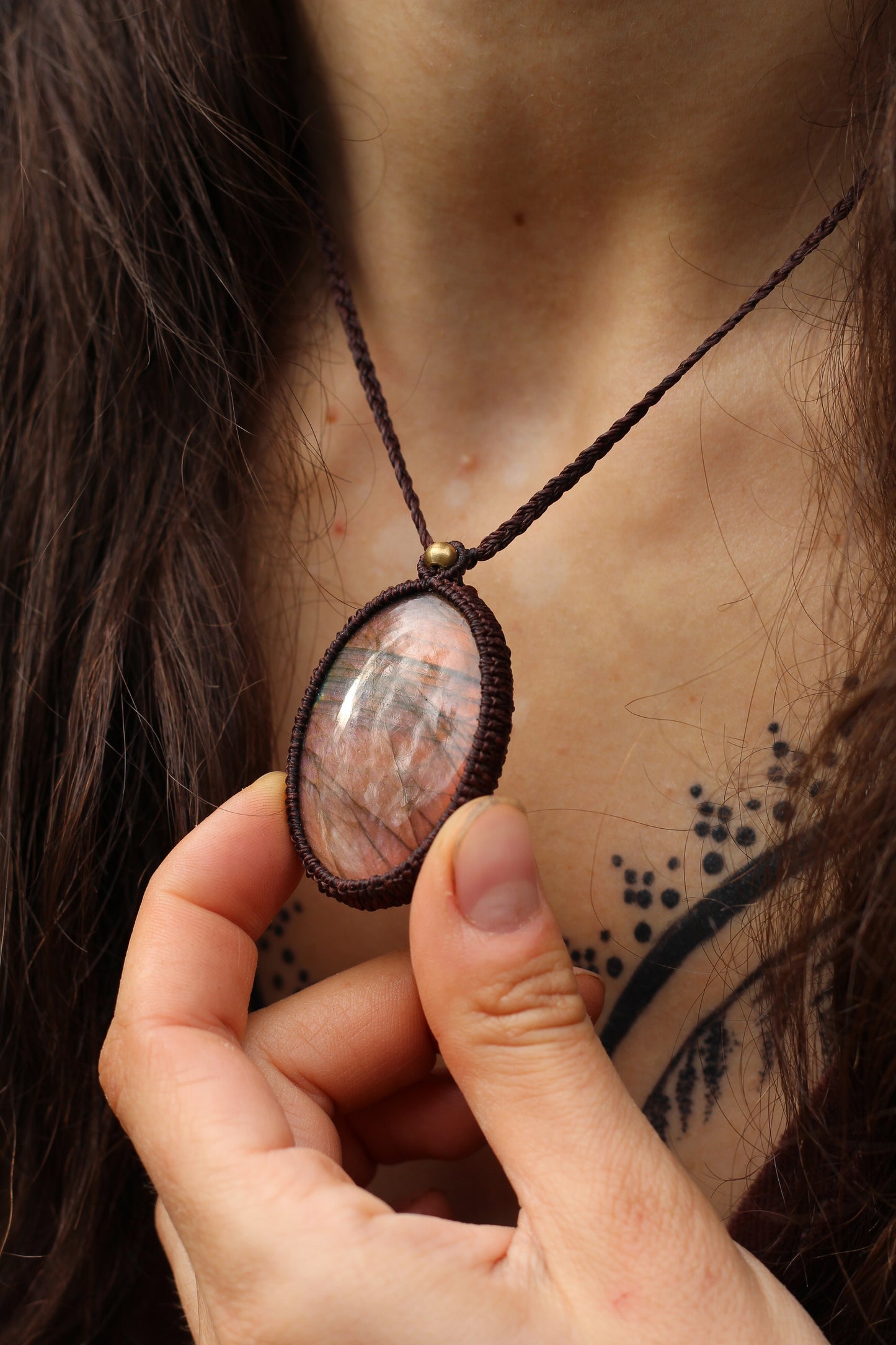 Micro macrame pendant | Pink Labradorite