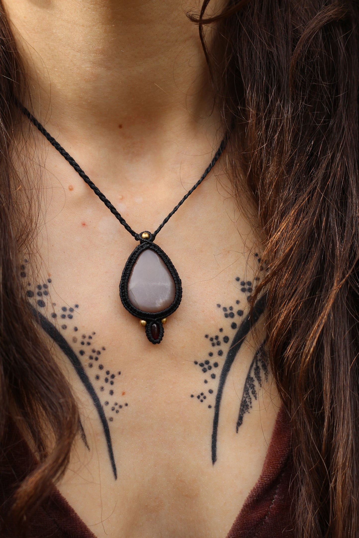 Micro macrame pendant | Peach Moonstone & Garnet