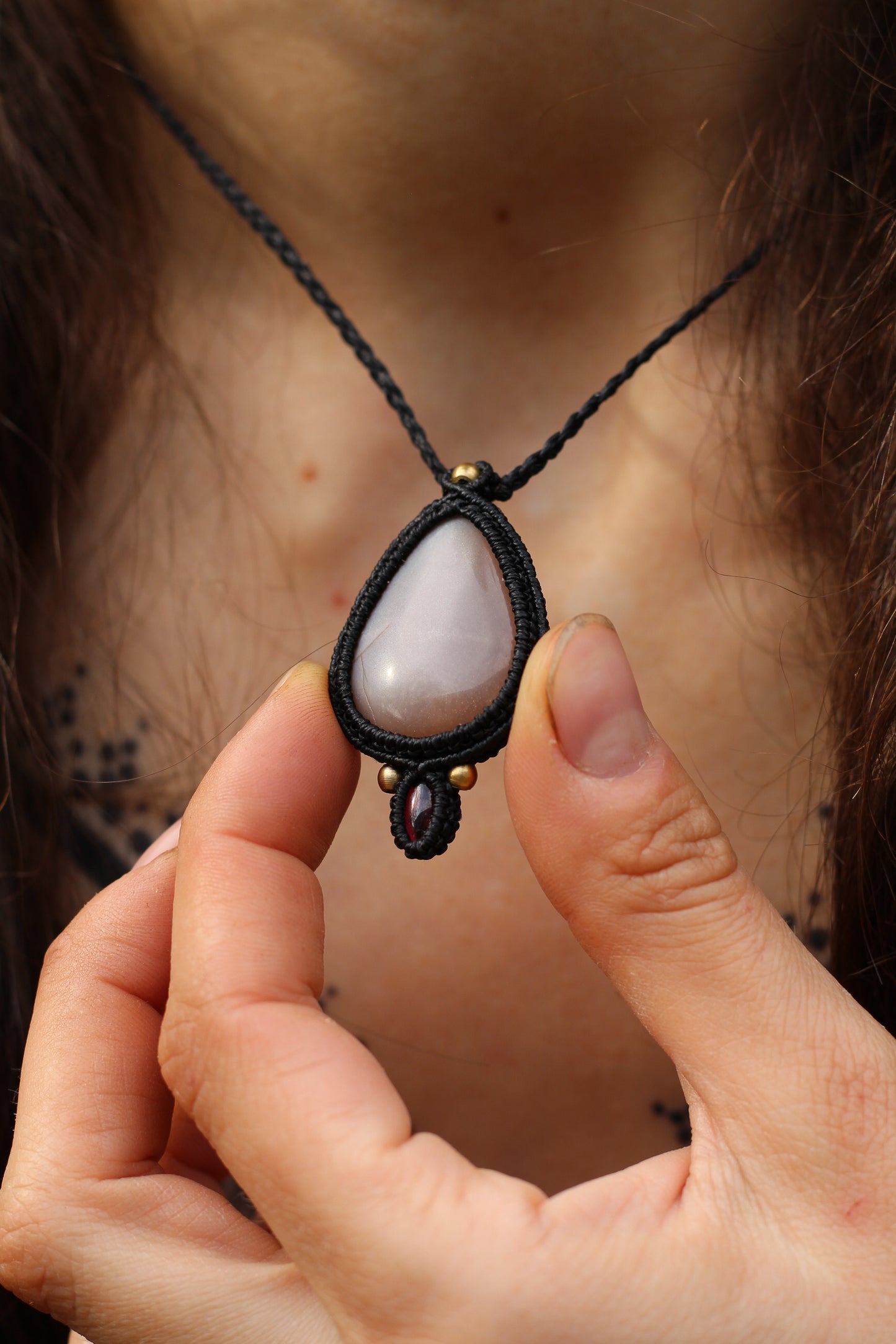 Micro macrame pendant | Peach Moonstone & Garnet