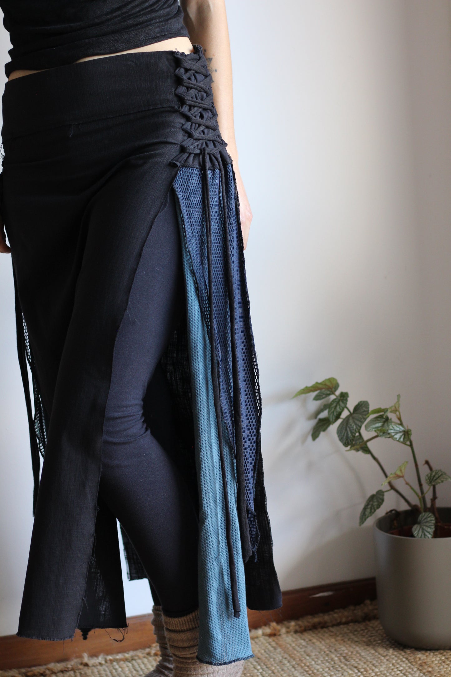 Long Painel Skirt | Black & Blue | S - M